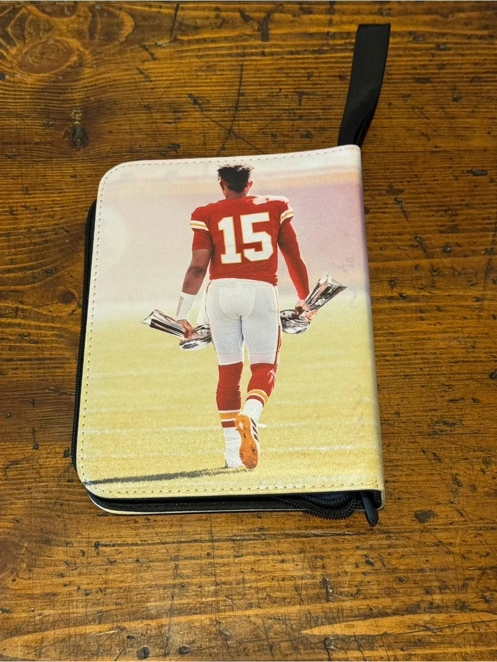 Patrick Mahomes #15 Kansas City Football 400 Pocket Trading Card Binder